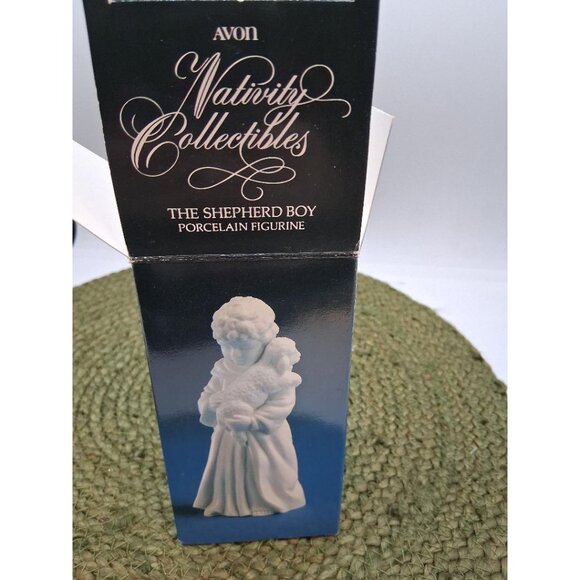 Avon Nativity Collectibles Shepherd Boy Porcelain Figurine 1983 Holiday Decor - Picture 3 of 5